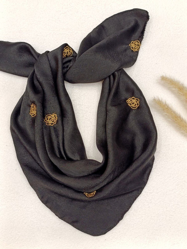 روسری مشکی