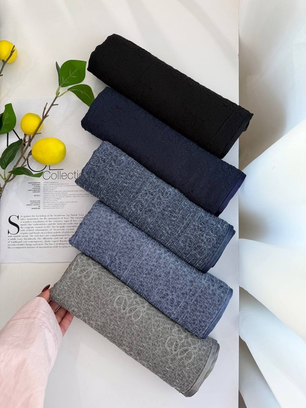 شال زنانه نخی طرح برجسته مارک LOEWE دور گان
